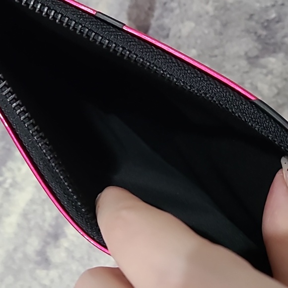 Nars Metalic Pink Cosmetic Bag - Picture 5 of 5